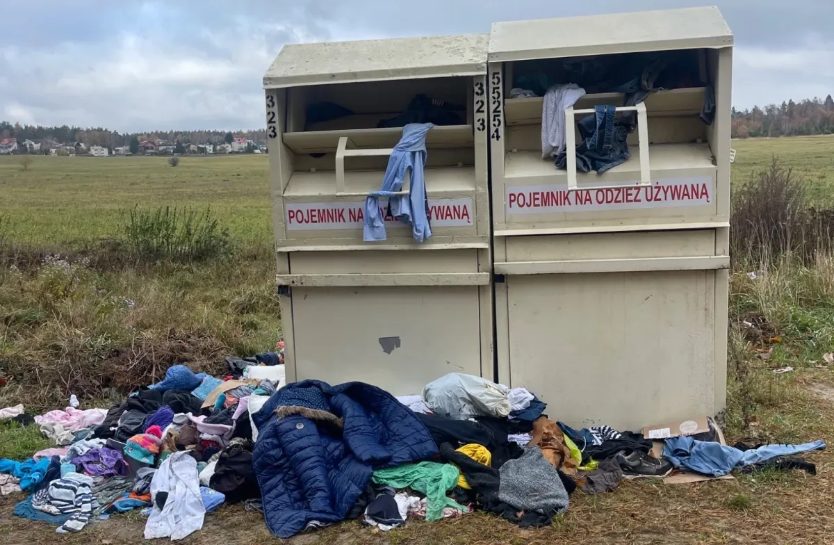 Gdzie wyrzucić stare ubrania? Uniknij problemów z ich utylizacją